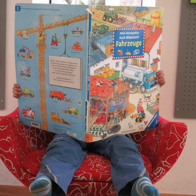 Kinder-Leseecke in der Gemeindeb&uuml;cherei  am Schulzentrum